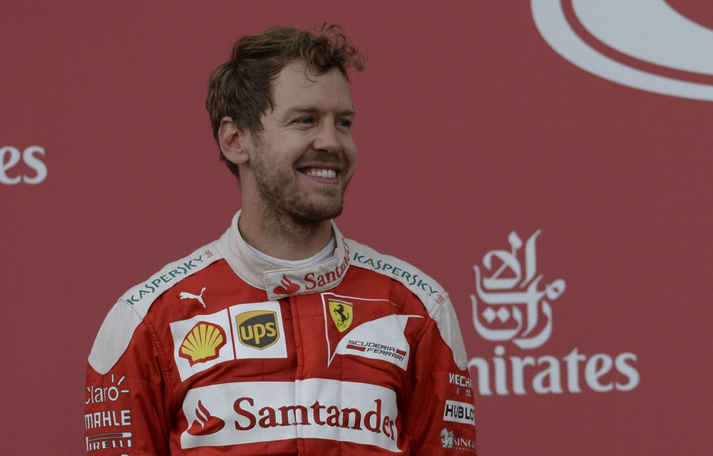 Ferrari primeşte un ajutor nesperat: &quot;Hamilton poate fi aliatul lui Vettel în lupta pentru titlu&quot; - Poza 1