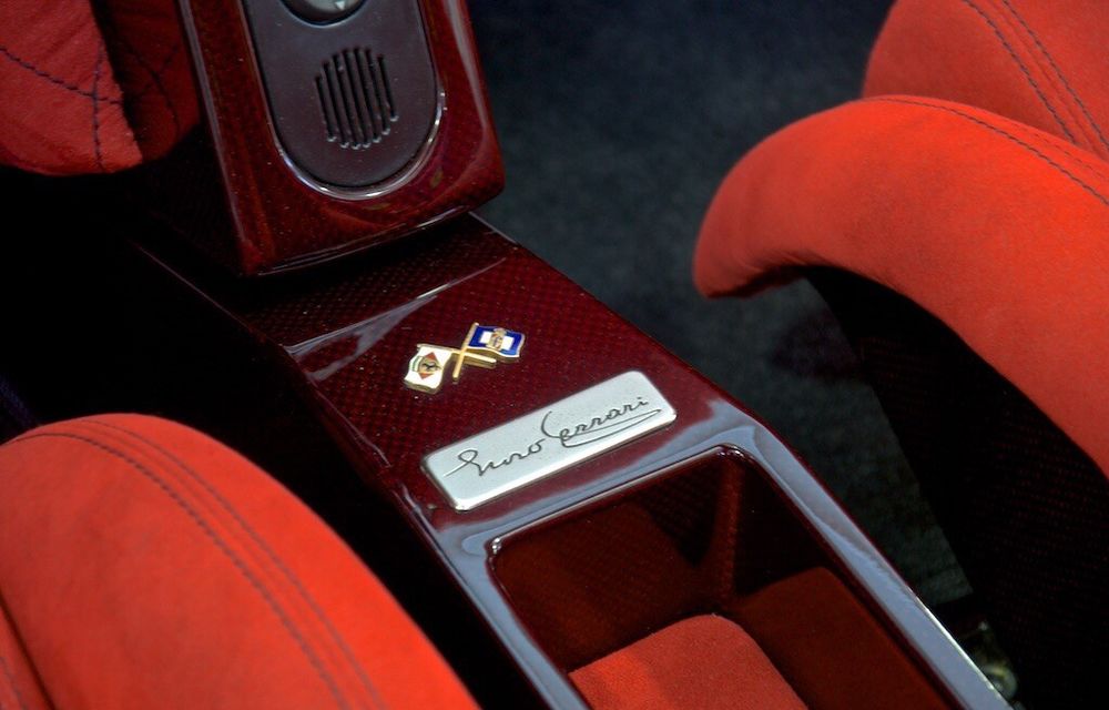 Cel mai scump Ferrari Enzo nu este nici măcar vopsit: exemplarul se vinde cu trei milioane de euro - Poza 25