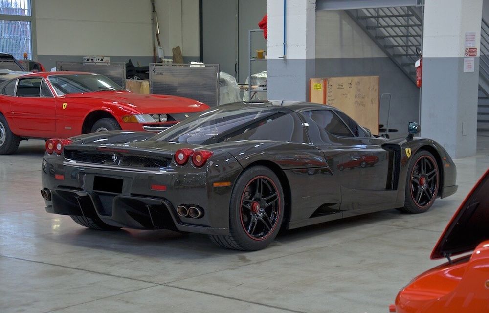 Cel mai scump Ferrari Enzo nu este nici măcar vopsit: exemplarul se vinde cu trei milioane de euro - Poza 4