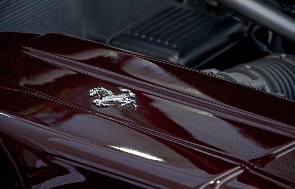 Cel mai scump Ferrari Enzo nu este nici măcar vopsit: exemplarul se vinde cu trei milioane de euro - Poza 21