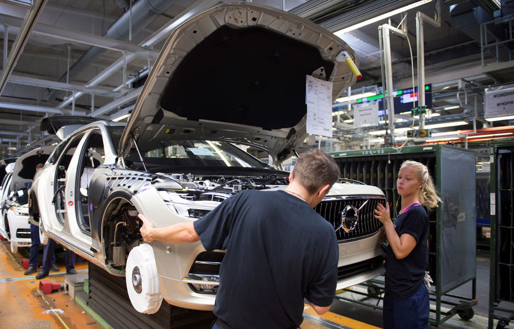 Volvo a născut primul V90 destinat clienților și așteaptă un nou record de vânzări - Poza 5