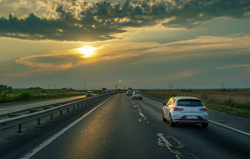 Pelerinaj pe Transfăgărășan: jurnaliștii francezi testează Seat Leon Cupra pe ”cel mai frumos drum din lume” - Poza 6