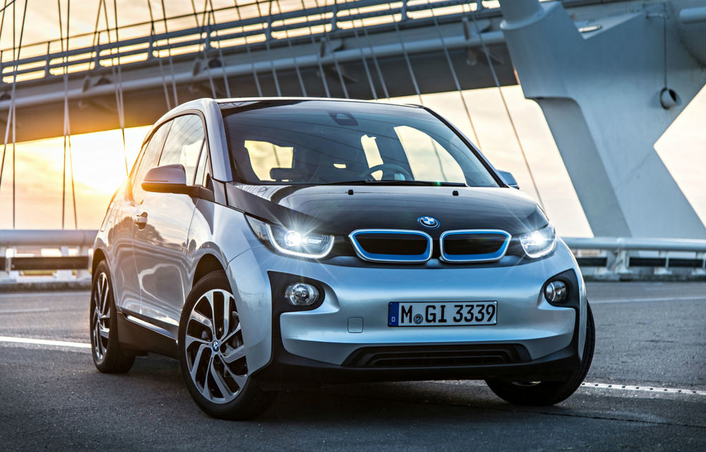 BMW i3 devine și mai generos cu românii: o versiune îmbunătățită oferă 300 de kilometri autonomie și costă 1.000 de euro în plus - Poza 1