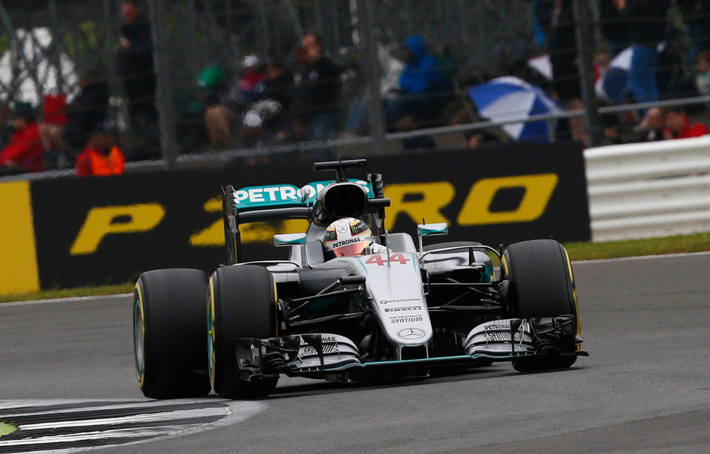 Hamilton a câştigat fără emoţii cursa de la Silverstone! Rosberg şi Verstappen completează podiumul după un duel aprins - Poza 1