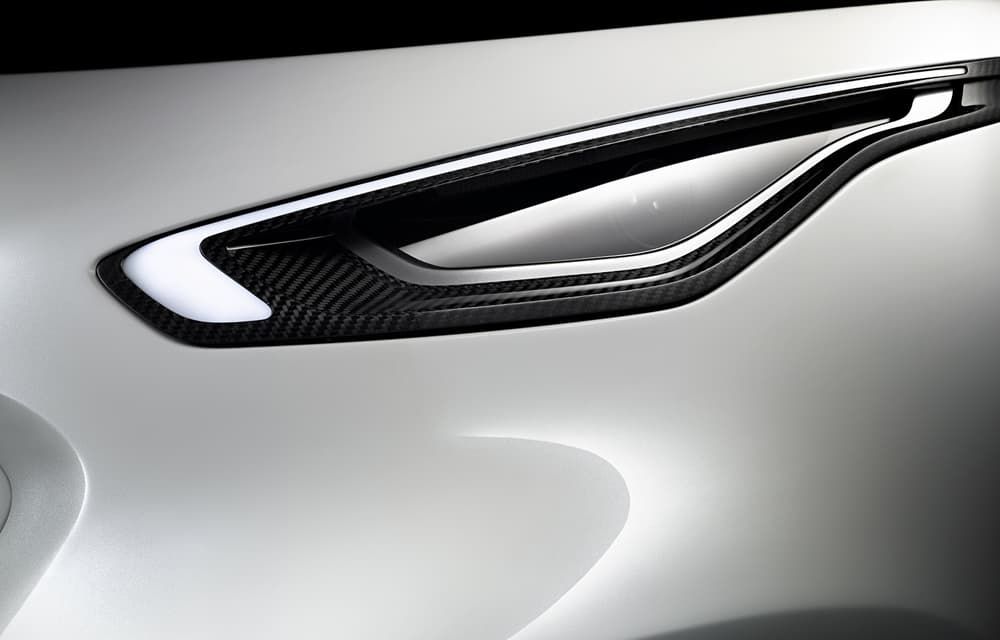Mercedes-ul mașinilor de golf are frigider ascuns în banchetă, faruri LED și inserții de lemn - Poza 3