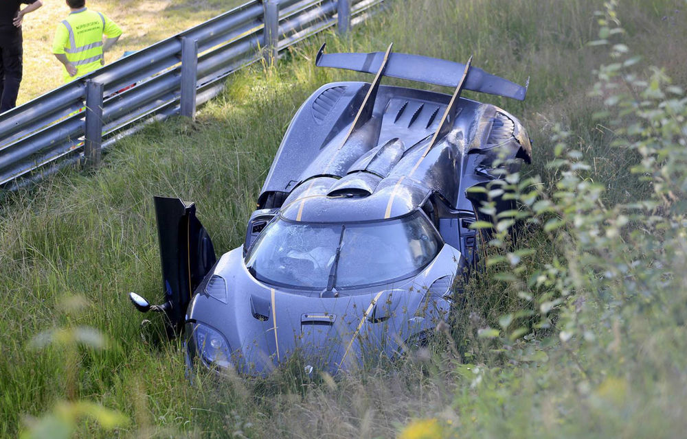 Nurburgring-ul mai face o victimă: cea mai scumpă mașină care face accident pe circuitul german costă 2.8 milioane de euro - Poza 1