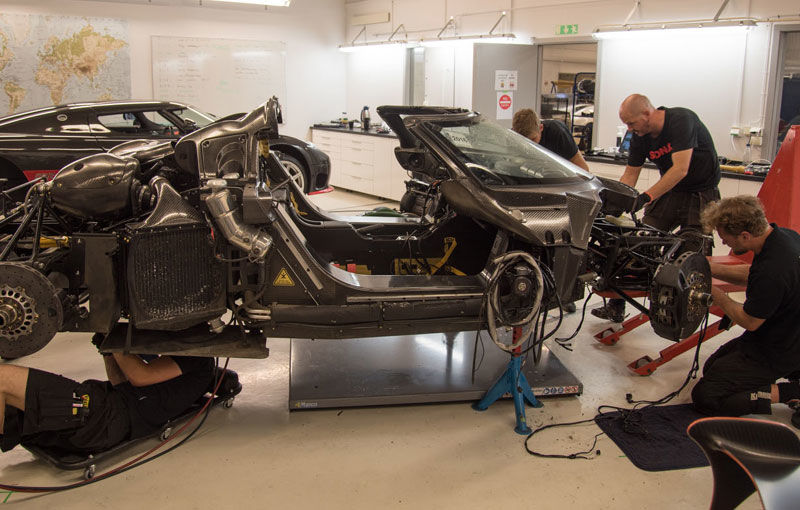 Cea mai scumpă mașină distrusă pe circuitul de la Nurburgring a făcut accident din cauza unei defecțiuni tehnice - Poza 1