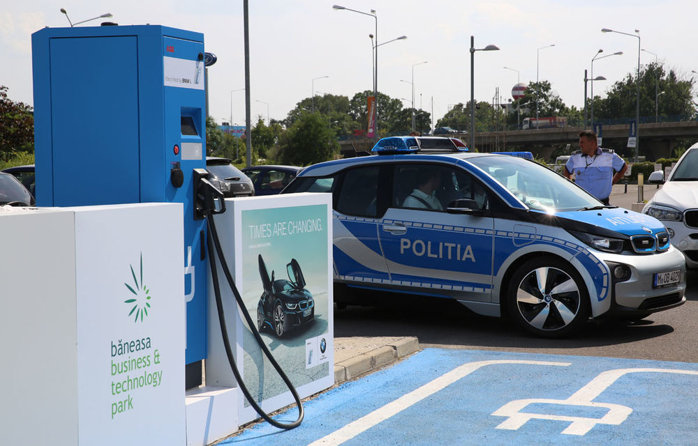 Mașină nouă pentru Poliția Română: BMW i3 devine primul model electric folosit de forțele noastre de ordine - Poza 2