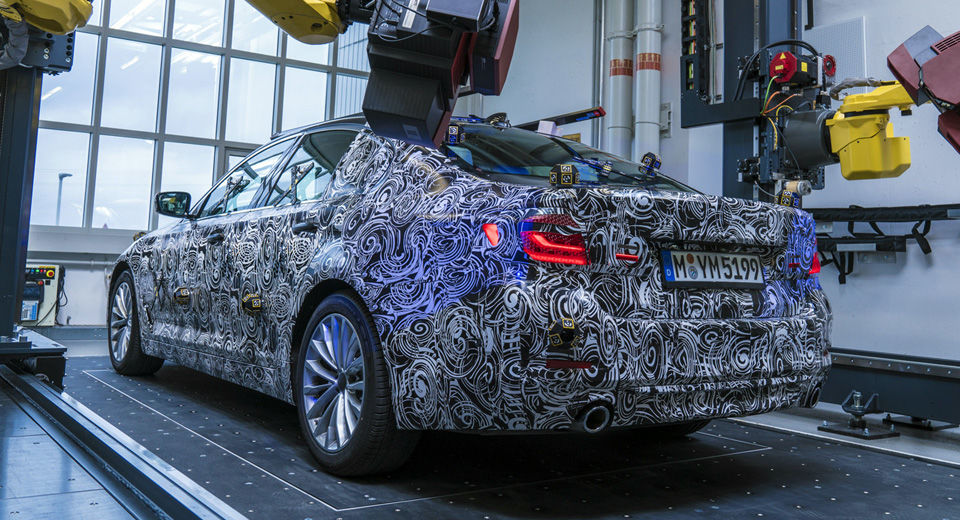 Primele imagini cu noua generație BMW Seria 5 dezvăluie o tehnologie care promite mașini fără defecte - Poza 2