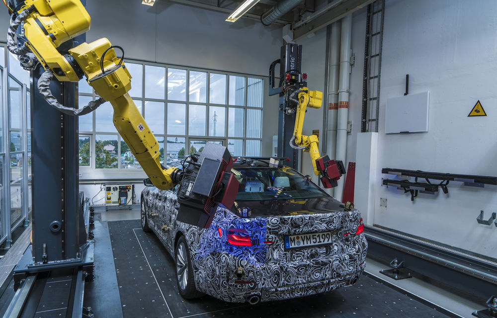 Primele imagini cu noua generație BMW Seria 5 dezvăluie o tehnologie care promite mașini fără defecte - Poza 3
