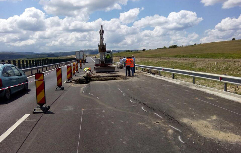 &quot;Autostrada demolată&quot; ar trebui reconstruită complet: o asociaţie de ingineri dezvăluie grave probleme de construcţie pe tronsonul Orăştie - Sibiu - Poza 1