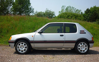 Și mașinile "normale" pot fi piese de colecție: un Peugeot 205 GTI din 1989 a fost vândut la licitație cu 37.000 de euro
