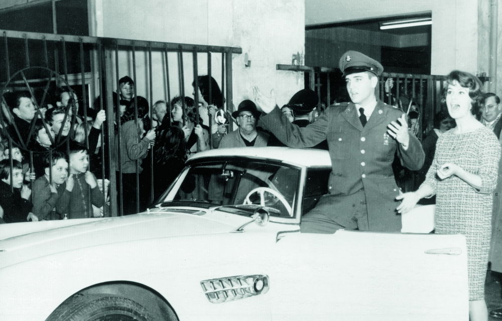 GALERIE FOTO: Imagini cu mașina lui Elvis, recondiționată total după ce a fost descoperită într-un hambar - Poza 22