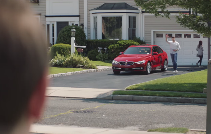 Atac la baionetă: BMW ia peste picior Tesla în cea mai nouă campanie de promovare a lui Seria 3 hibrid (VIDEO) - Poza 1