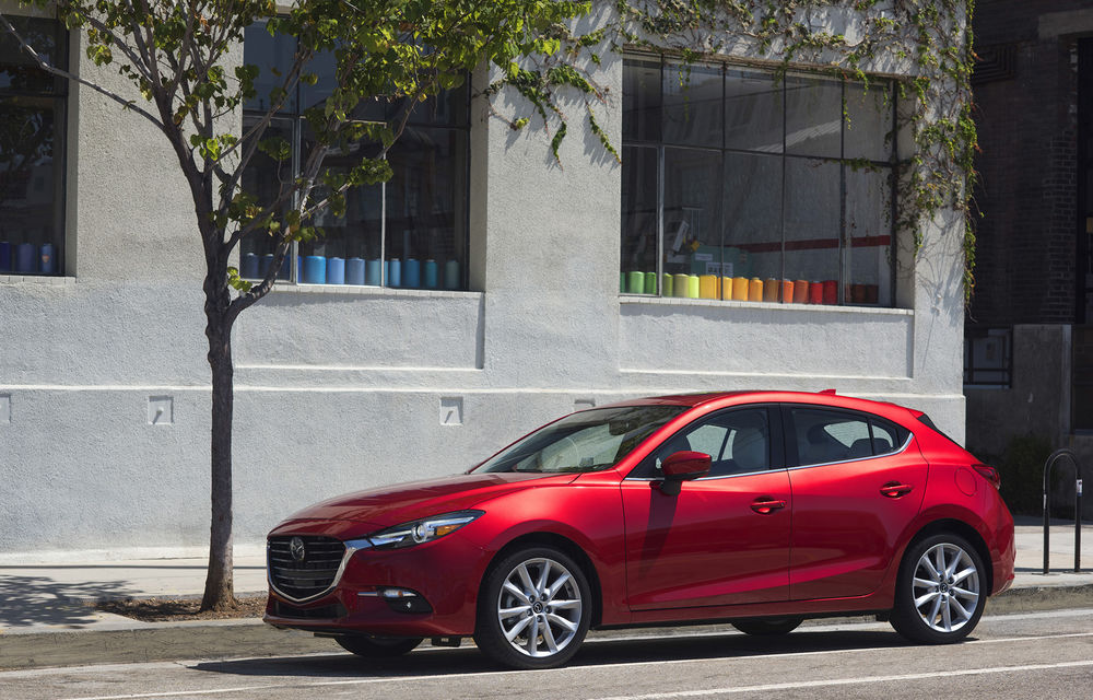 Tratament de întinerire pentru Mazda3: volan încălzit, noi sisteme de siguranță și Head-Up Display - Poza 3