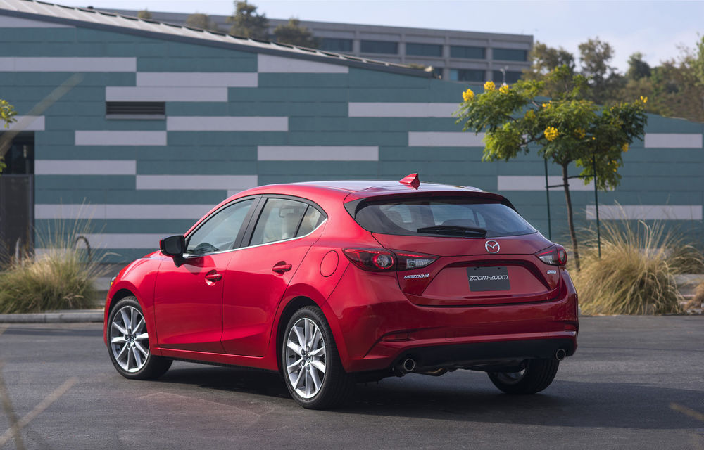 Tratament de întinerire pentru Mazda3: volan încălzit, noi sisteme de siguranță și Head-Up Display - Poza 2