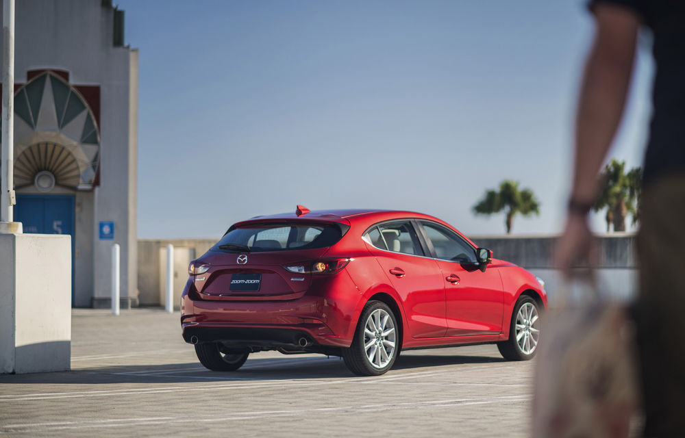 Tratament de întinerire pentru Mazda3: volan încălzit, noi sisteme de siguranță și Head-Up Display - Poza 4