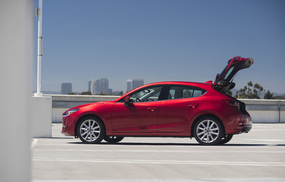 Tratament de întinerire pentru Mazda3: volan încălzit, noi sisteme de siguranță și Head-Up Display - Poza 6