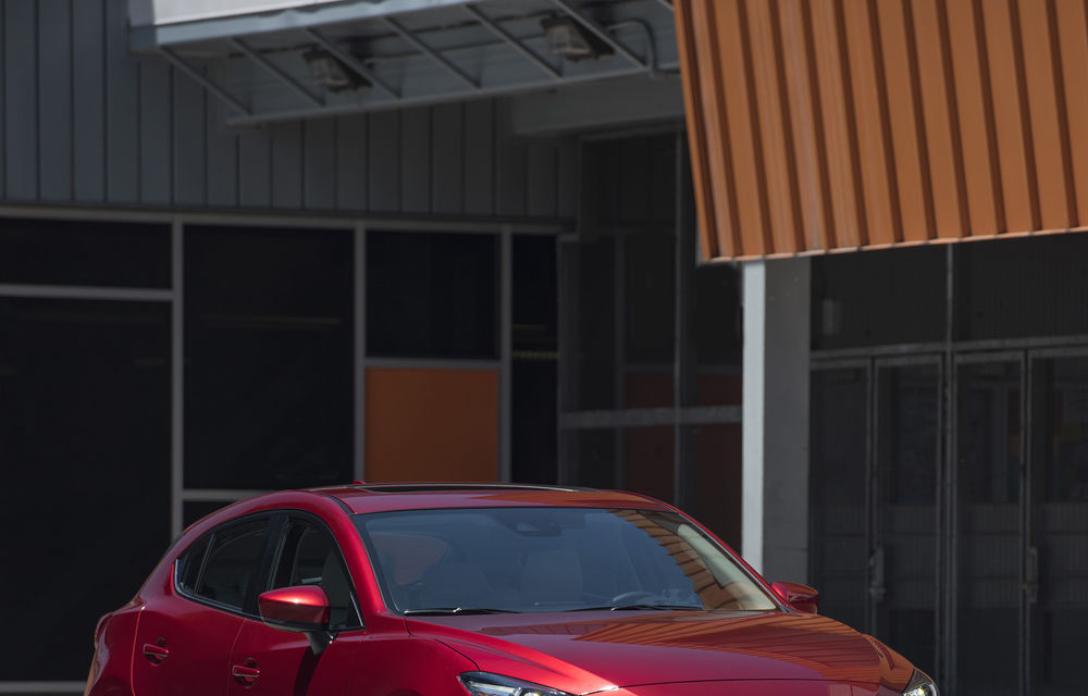 Tratament de întinerire pentru Mazda3: volan încălzit, noi sisteme de siguranță și Head-Up Display - Poza 10