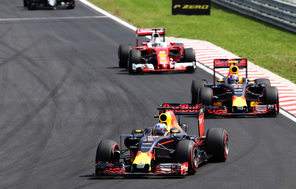 Red Bull vrea să lupte cu Mercedes: &quot;Preferăm să ne uităm înainte, decât sa privim în urmă, la Ferrari&quot; - Poza 1