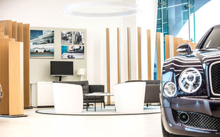 Showroom excentric pentru Bentley în Dubai: 6 etaje, 7000 de metri pătrați, grădină la ultimul etaj