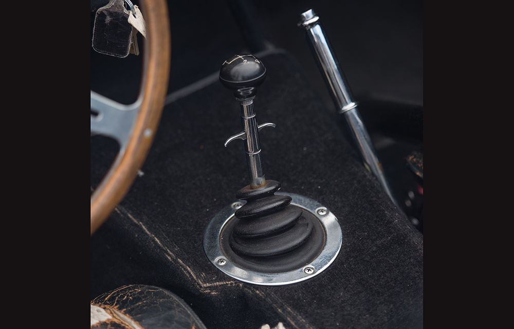 File din istoria mașinilor americane: primul exemplar Shelby Cobra a fost vândut la licitație pentru 12.5 milioane de dolari - Poza 17