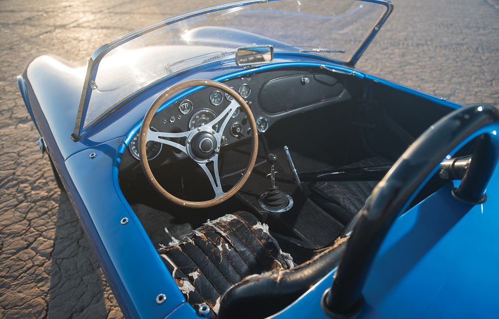 File din istoria mașinilor americane: primul exemplar Shelby Cobra a fost vândut la licitație pentru 12.5 milioane de dolari - Poza 12