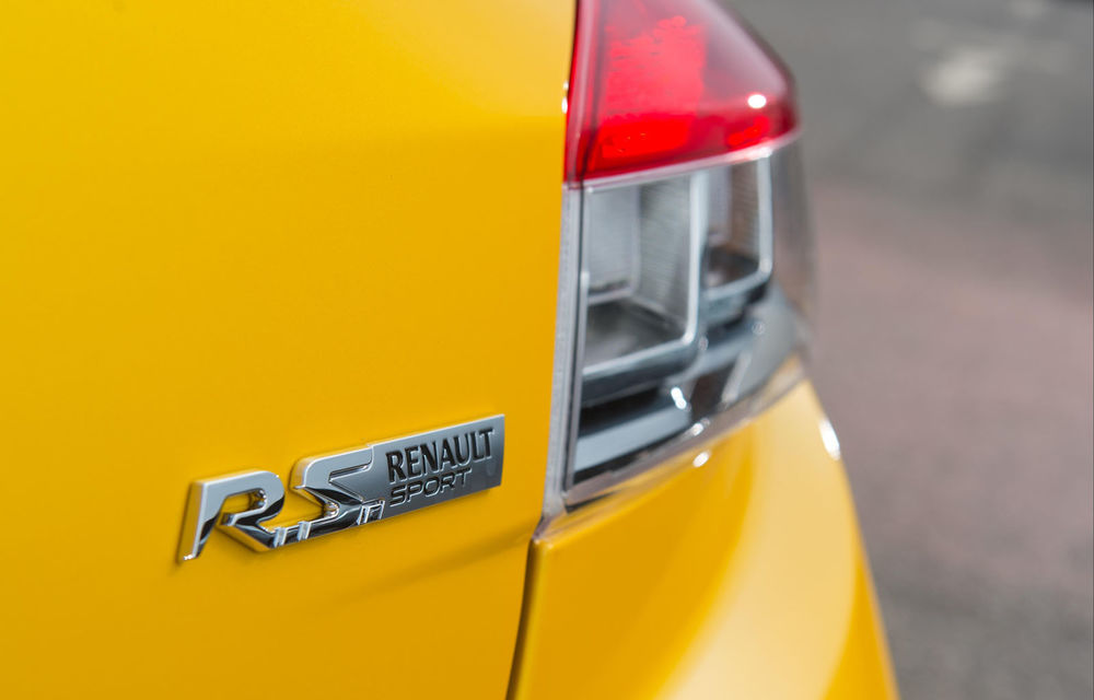 Renault Megane RS a devenit deja mașină de colecție: ultimul exemplar produs se vinde cu 37.000 de euro - Poza 5