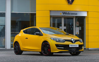 Renault Megane RS a devenit deja mașină de colecție: ultimul exemplar produs se vinde cu 37.000 de euro