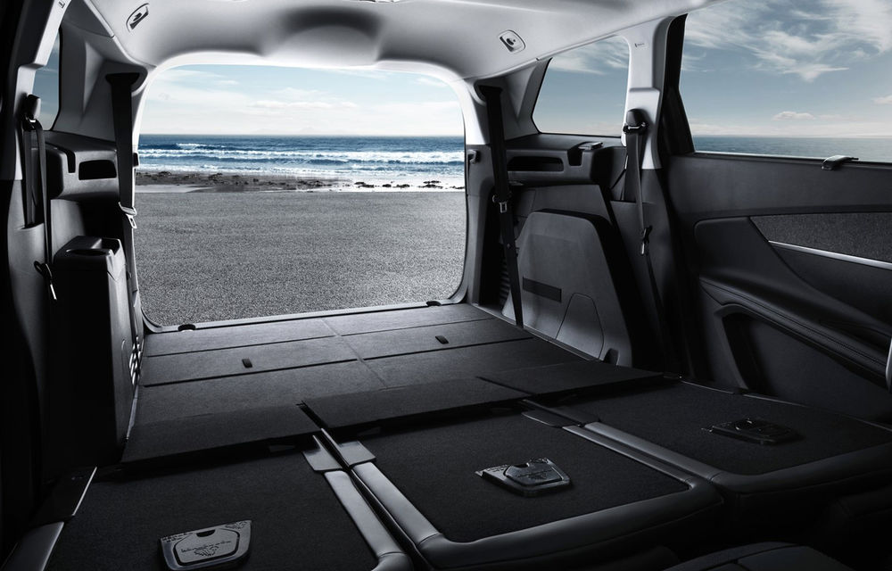 Liber la SUV-uri compacte cu 7 locuri: după apariția Skoda Kodiaq, Peugeot 5008 se transformă din monovolum în SUV dedicat familiei - Poza 24