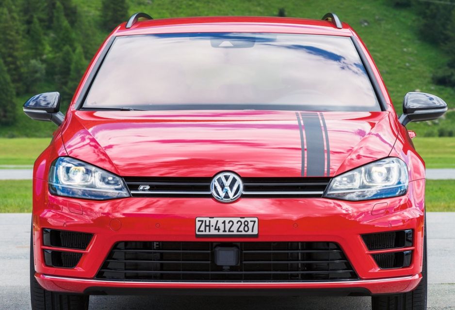 Volkswagen a lansat o mașină pe gustul elvețienilor: un Golf R de 360 de cai putere - Poza 7