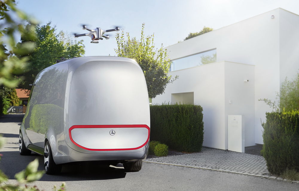 În viitor nu ne vom mai certa cu firmele de curierat: Mercedes Vision Van livrează pachetele automat, cu drone - Poza 9