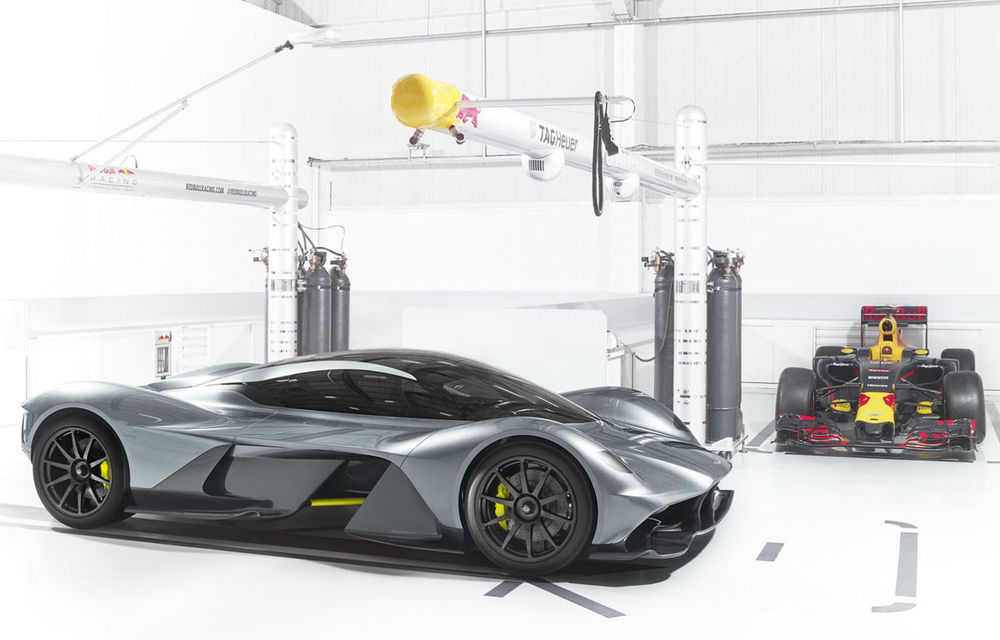 Nu trebuie să te cheme Ferrari ca să vinzi mașini ca pâinea caldă: Aston Martin a primit deja 450 de comenzi pentru supercarul său de 1000 CP - Poza 1