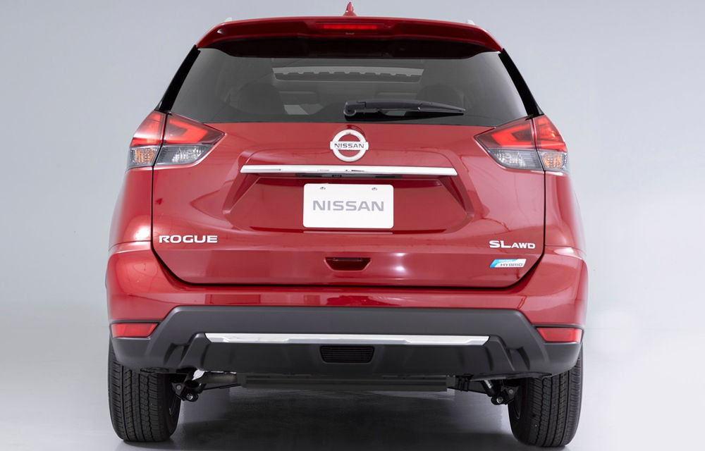Facelift cu mantă: Nissan X-Trail facelift, trădat de imaginile oficiale ale fratelui său american, Nissan Rogue - Poza 15