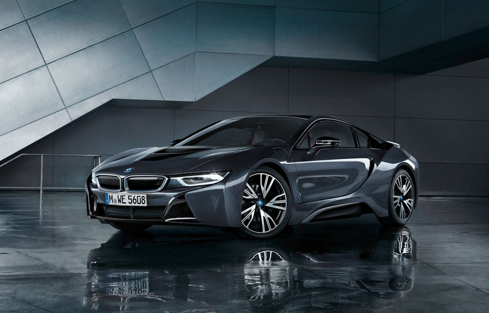 Întunericimea Sa: BMW i8 Protonic Dark Silver este noutatea gamei i pentru această toamnă - Poza 7