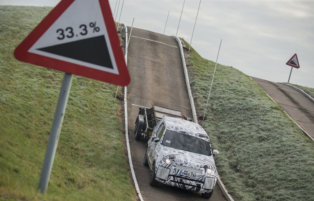 Noul Land Rover Discovery face deja o demonstrație de off-road extrem: noi imagini și clipuri cu SUV-ul englez - Poza 13