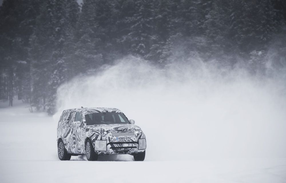 Noul Land Rover Discovery face deja o demonstrație de off-road extrem: noi imagini și clipuri cu SUV-ul englez - Poza 2