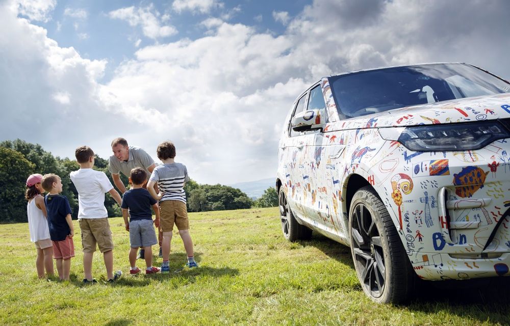 Noul Land Rover Discovery face deja o demonstrație de off-road extrem: noi imagini și clipuri cu SUV-ul englez - Poza 17