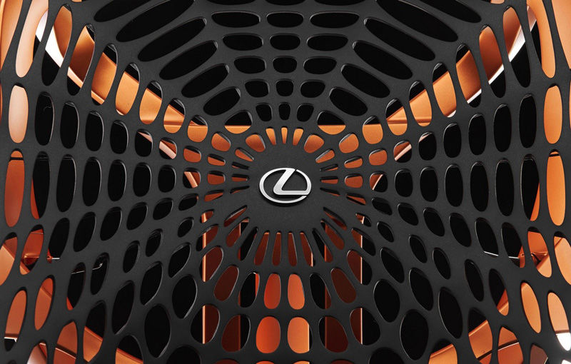 Scaunul auto al viitorului imaginat de Lexus: spătar cinetic care se adaptează la forma corpului şi forţele externe - Poza 7