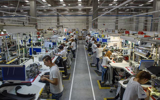O nouă fabrică auto în România: Faurecia va produce la Râmnicu Vâlcea tapiţerii pentru Peugeot, Renault şi Grupul Volkswagen