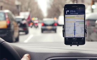 Informaţii în timp real despre incidentele din trafic: aplicaţia Here va folosi date furnizate prin internet de maşinile BMW, Volkswagen şi Mercedes