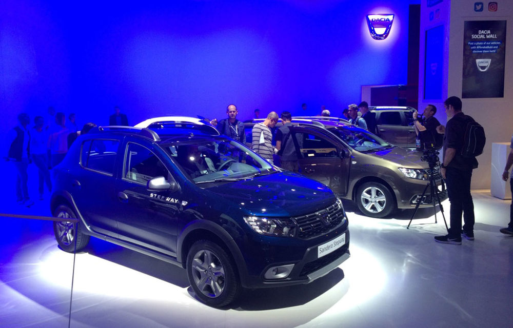 PARIS 2016 LIVE: Modelele Dacia au primit o față nouă, lumini LED și claxon pe volan - Poza 15