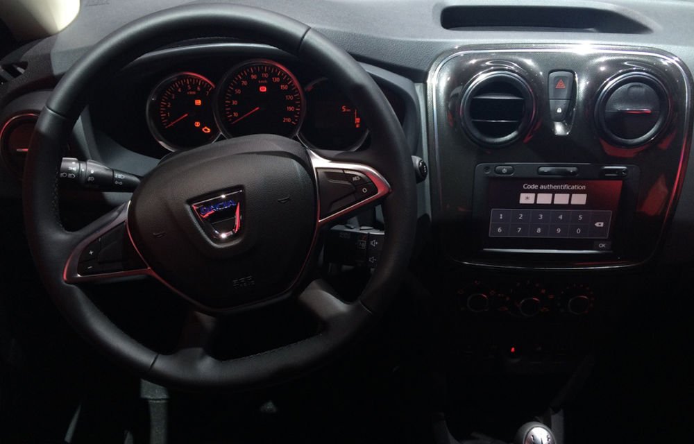PARIS 2016 LIVE: Modelele Dacia au primit o față nouă, lumini LED și claxon pe volan - Poza 25