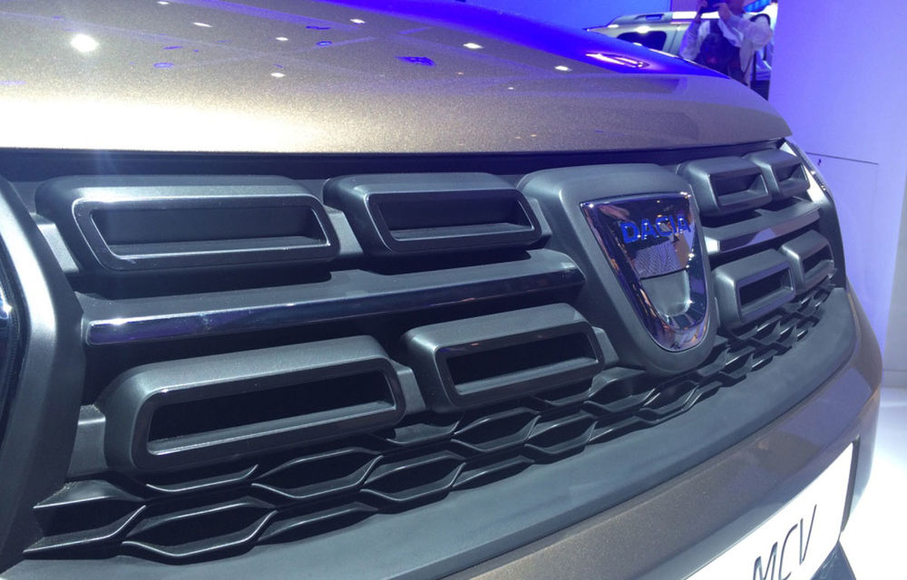 PARIS 2016 LIVE: Modelele Dacia au primit o față nouă, lumini LED și claxon pe volan - Poza 23