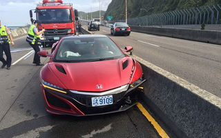 Un jurnalist auto din Taiwan este primul șofer care avariază noul Honda NSX. Cauza accidentului? O albină
