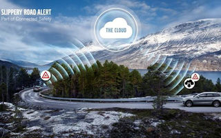 Un Waze fără intervenţie umană: Maşinile Volvo vor comunica între ele pentru a informa şoferii despre accidente şi condiţiile de drum