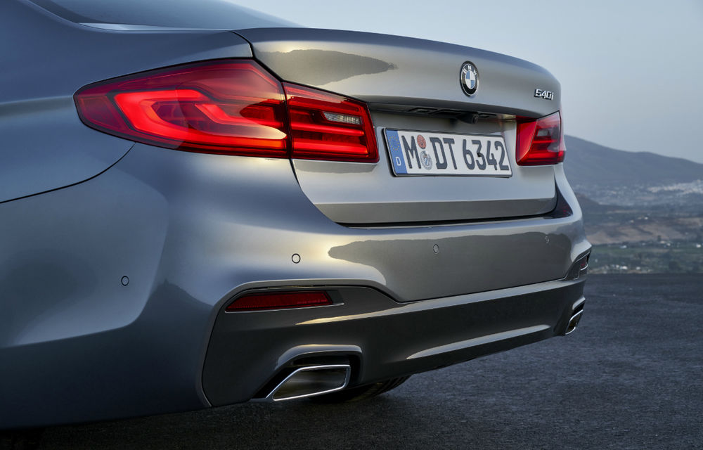 Noul BMW Seria 5 este oficial: motoare noi și tehnologii de pe fratele mai mare, Seria 7 - Poza 10