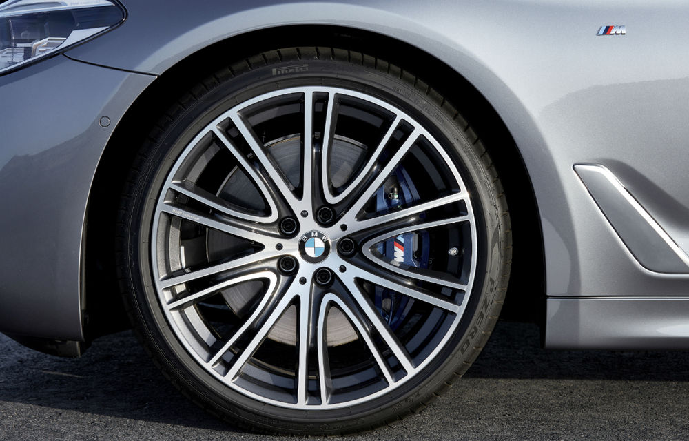 Noul BMW Seria 5 este oficial: motoare noi și tehnologii de pe fratele mai mare, Seria 7 - Poza 13