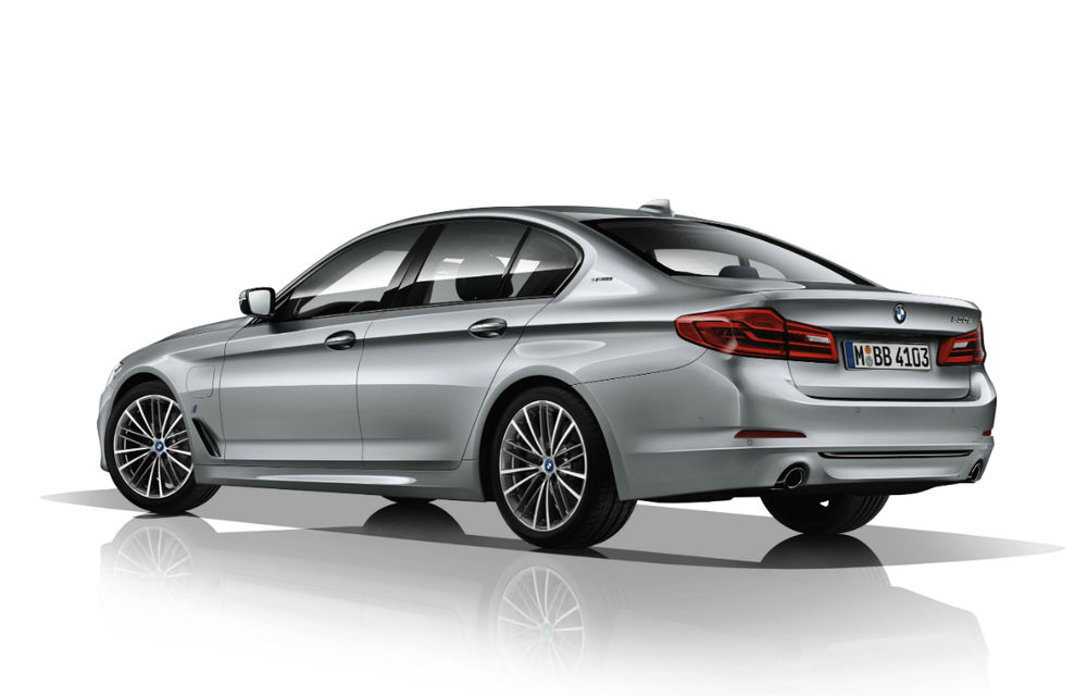 Noul BMW Seria 5 este oficial: motoare noi și tehnologii de pe fratele mai mare, Seria 7 - Poza 137
