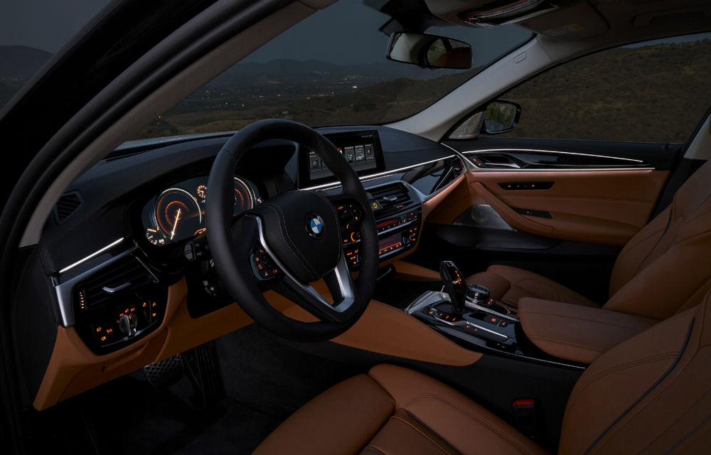 Noul BMW Seria 5 este oficial: motoare noi și tehnologii de pe fratele mai mare, Seria 7 - Poza 128